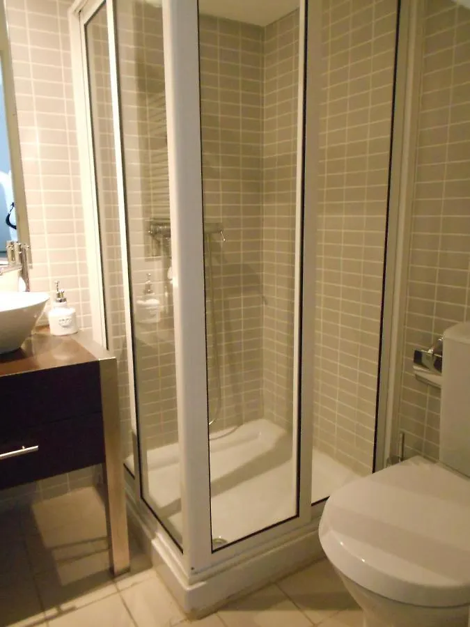 Bed & Breakfast Triplex - Quarto Com W.C. Privado Lisbon